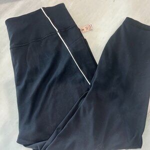 NWT Victorias Secret Essential Black Legging XL